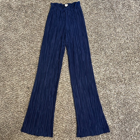 Lightweight two piece - Picture 2 of 4